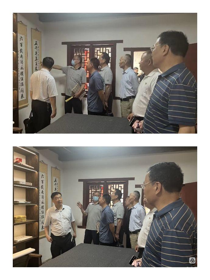 刘生康撰联,张治雄书写,两句诗联道尽中华传统村落文化的源远流长